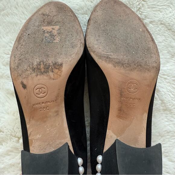 CHANEL women suede heels with pearls  size 38C EU Authentic - Picture 7 of 9